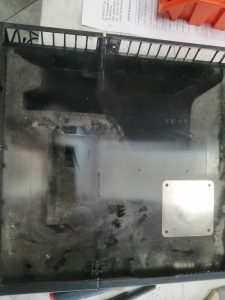 Dolna część obudowy konsoli PS4 Pro
