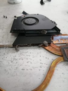 ASUS ROG S17 bateria przegrzewanie