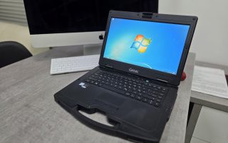 Pancerny laptop z Windows 7